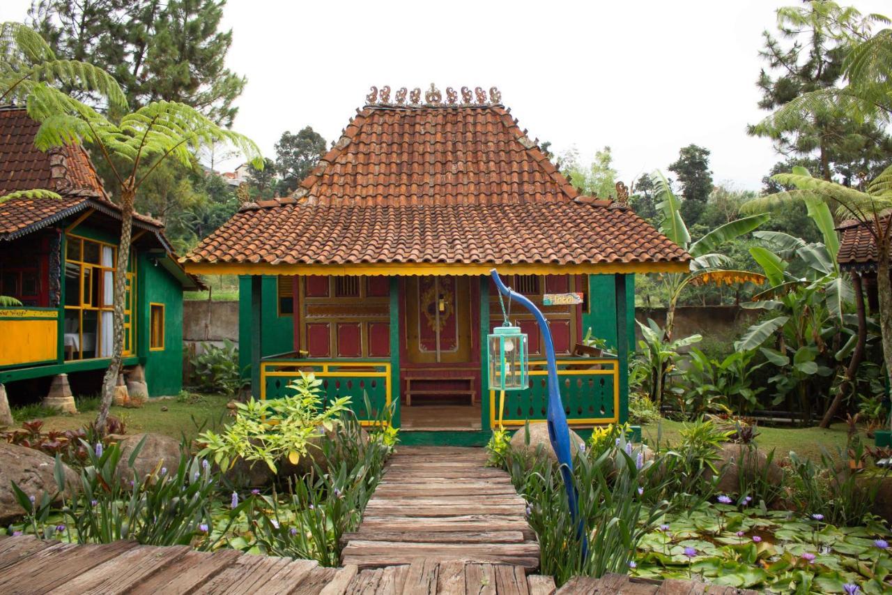 Jadul Village Resort Lembang Buitenkant foto