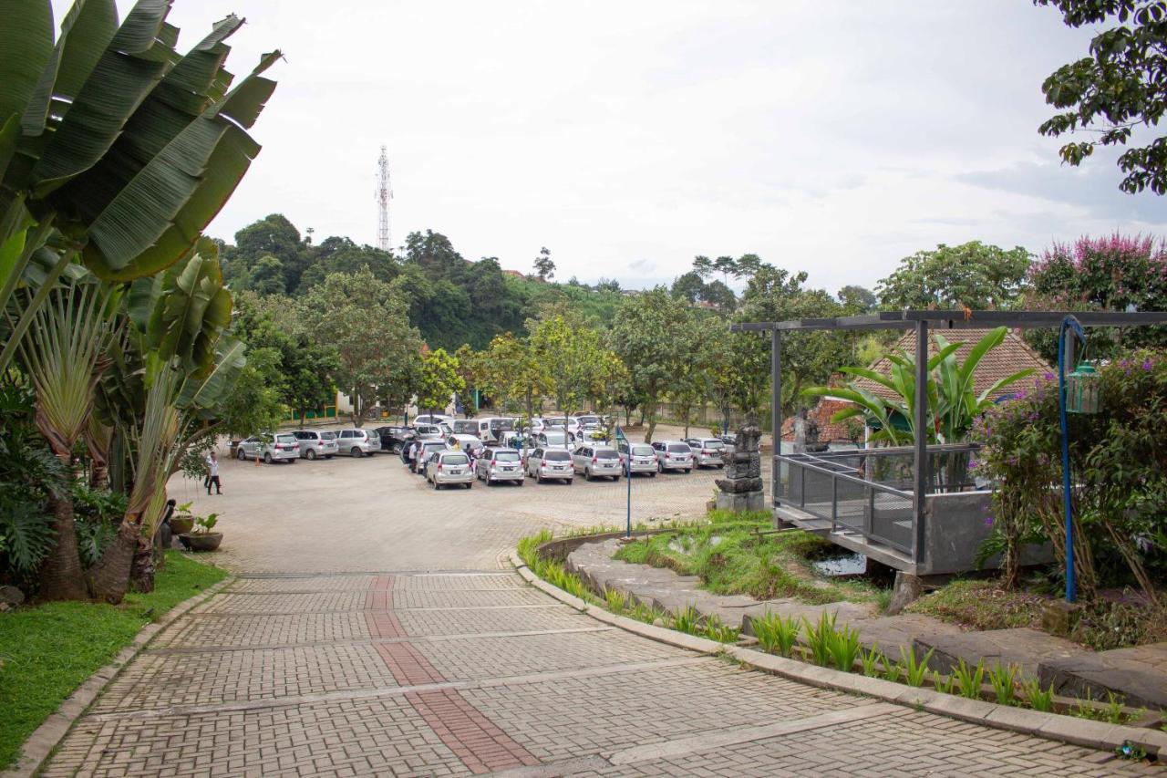 Jadul Village Resort Lembang Buitenkant foto